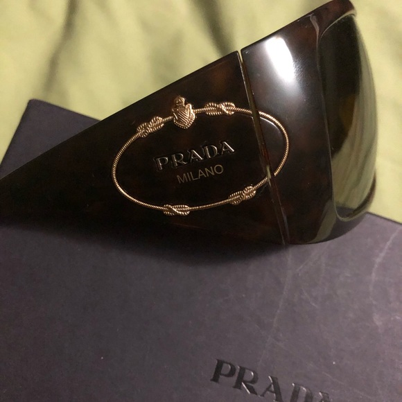 Sunglasses - Picture 4 of 4